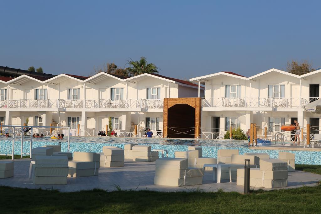 Risus Beach Resort Hotel Kusadasi Exterior photo